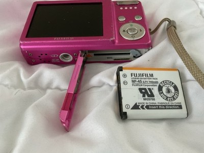 Fujifilm FinePix ピンク 2GB SDカード付き Fujifilm FinePix J12 8.2 Mega Pixels Digital Camera Pink