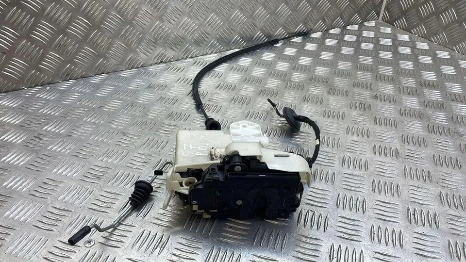 VW POLO 9N Serrure de Porte Avant Droite 1.40 Diesel 2008 31823860 - Photo 1/1