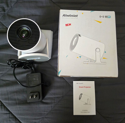 Alwtniet HY300Pro LCD Smart Projector 720p/1080p WiFi 