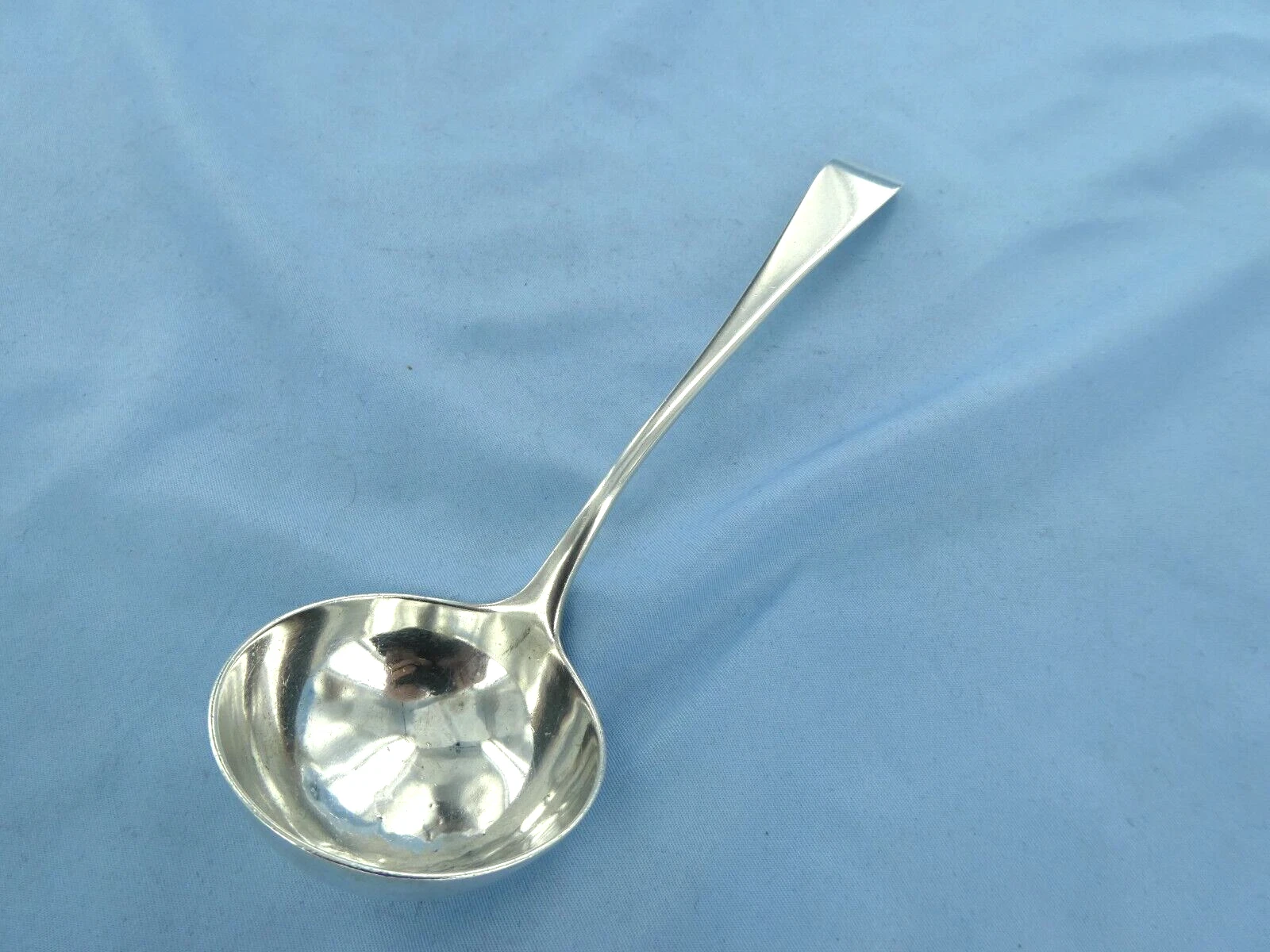 AN ANTIQUE STERLING SILVER OLD ENGLISH SAUCE LADLE.LONDON 1809.
Opens in a new window or tab