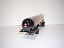 DCP PRIMERA MARCHA 1/64 NEGRO Y DORADO MISSISSIPPI GLP EJE TÁNDEM CISTERNA