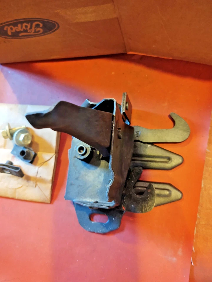 NUEVO DE STOCK FOMOCO MERCURY COMET CYCLONE GT CAPÓ CIERRE GUARDABARROS TAPA 71 72 73 74 75 76 77 Foto 4 de 4