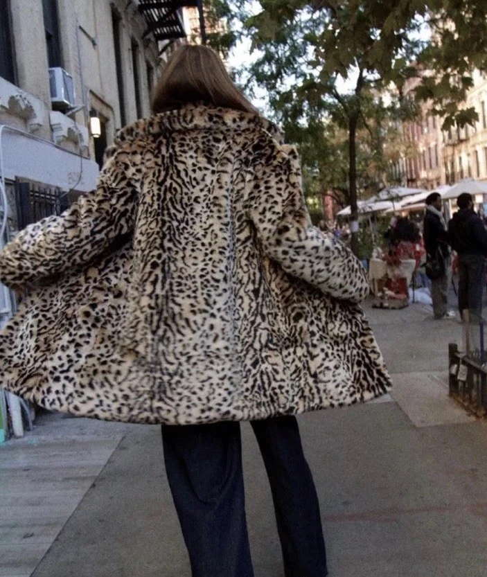 Casaco de pele sintética ZARA ANIMAL PRINT LEOPARDO NOVO FW24/25 TAMANHO P REF. 1255/771 - Imagem 4 de 4