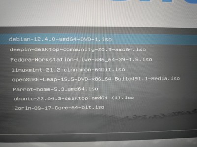 Linux Distros - 8 Popular Beginner Distros - USB With Live Phone Install Support