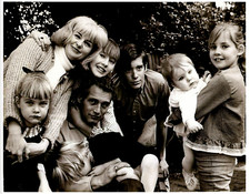 8x10 BLACK & WHITE PHOTO of PAUL NEWMAN, JOANNE WOODWARD & Their 6 Children
