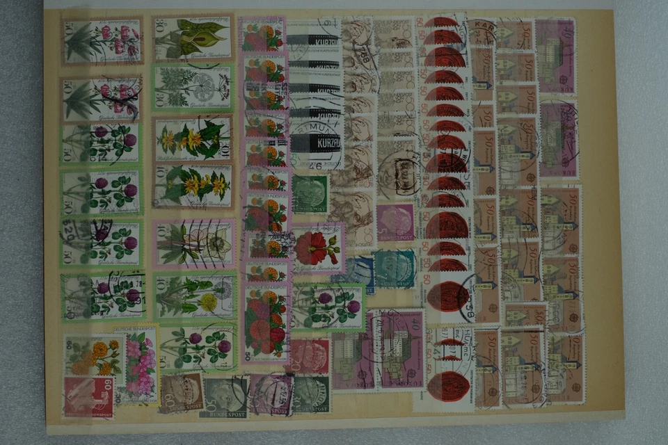 32 pages stamps collections lots album Vintage Rare Classic Antique Genuine - Image 3 of 4