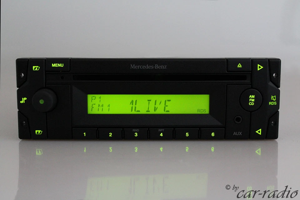 Original Mercedes Truck Base Low 24V LKW Radio AUX MP3 Autoradio ohne Laufwerk - Bild 2 von 4