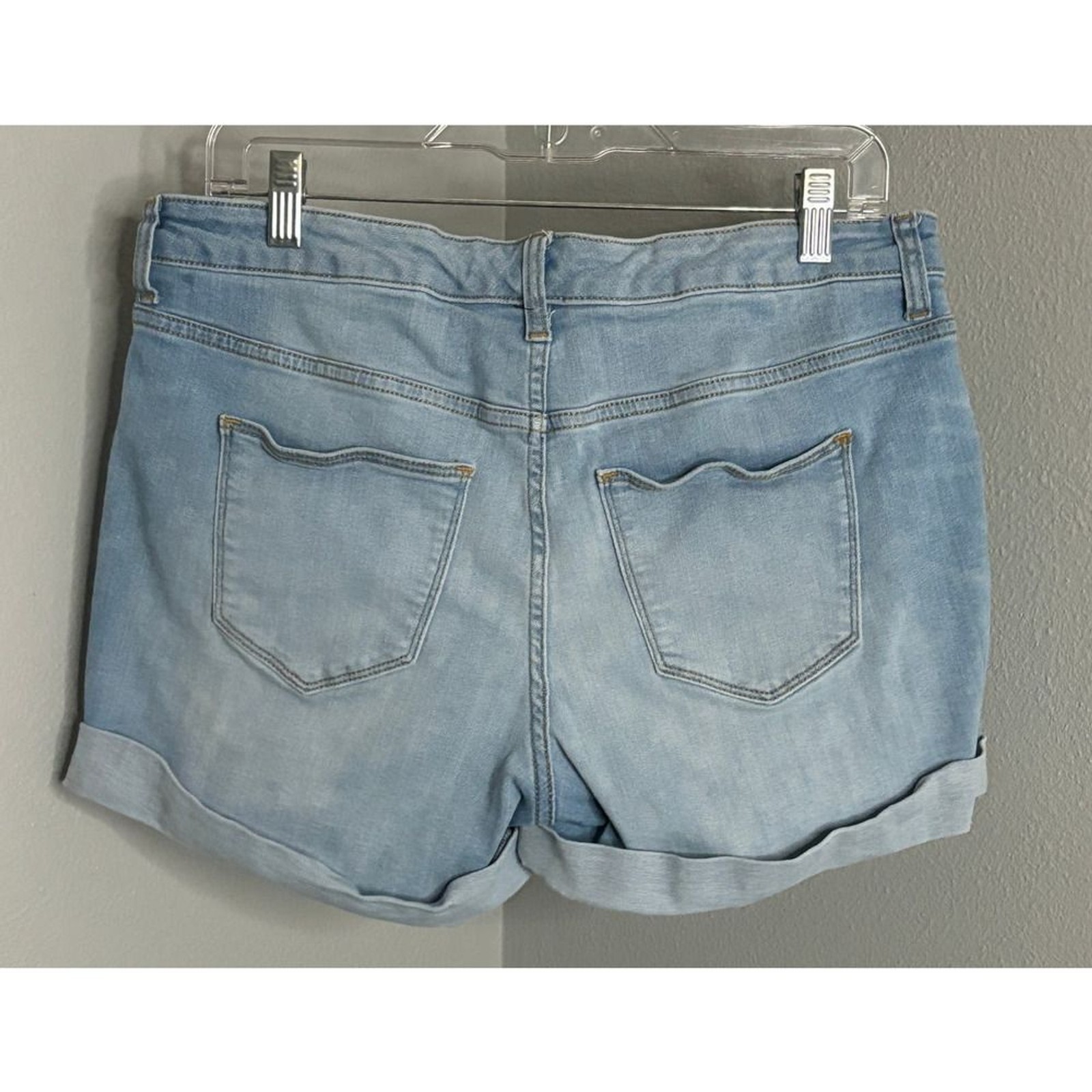 UNIVERSAL THREAD MID RISE ROLL CUFF EVERYDAY STRE… - image 2