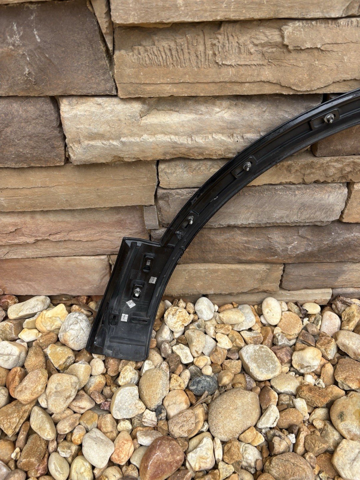 2016-20 BENTLEY BENTAYGA FRONT LEFT FENDER FLARE ARCH TRIM MOLDING SIGNAL LIP