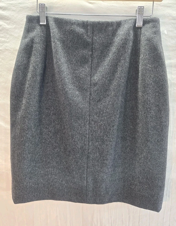 *Linda Dresner Dries Van Noten Gray Wool Skirt Size 8 (US), 44 (IT), 27" Waist 