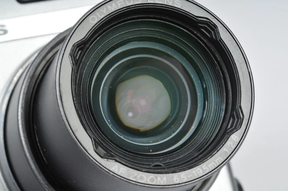 Olympus Camedia C-4000 Zoom 4MP Compact Digital Camera - Image 4 of 4