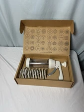 The Pampered Chef #1525 Cookie Press w 16 Discs - White Baking Holiday