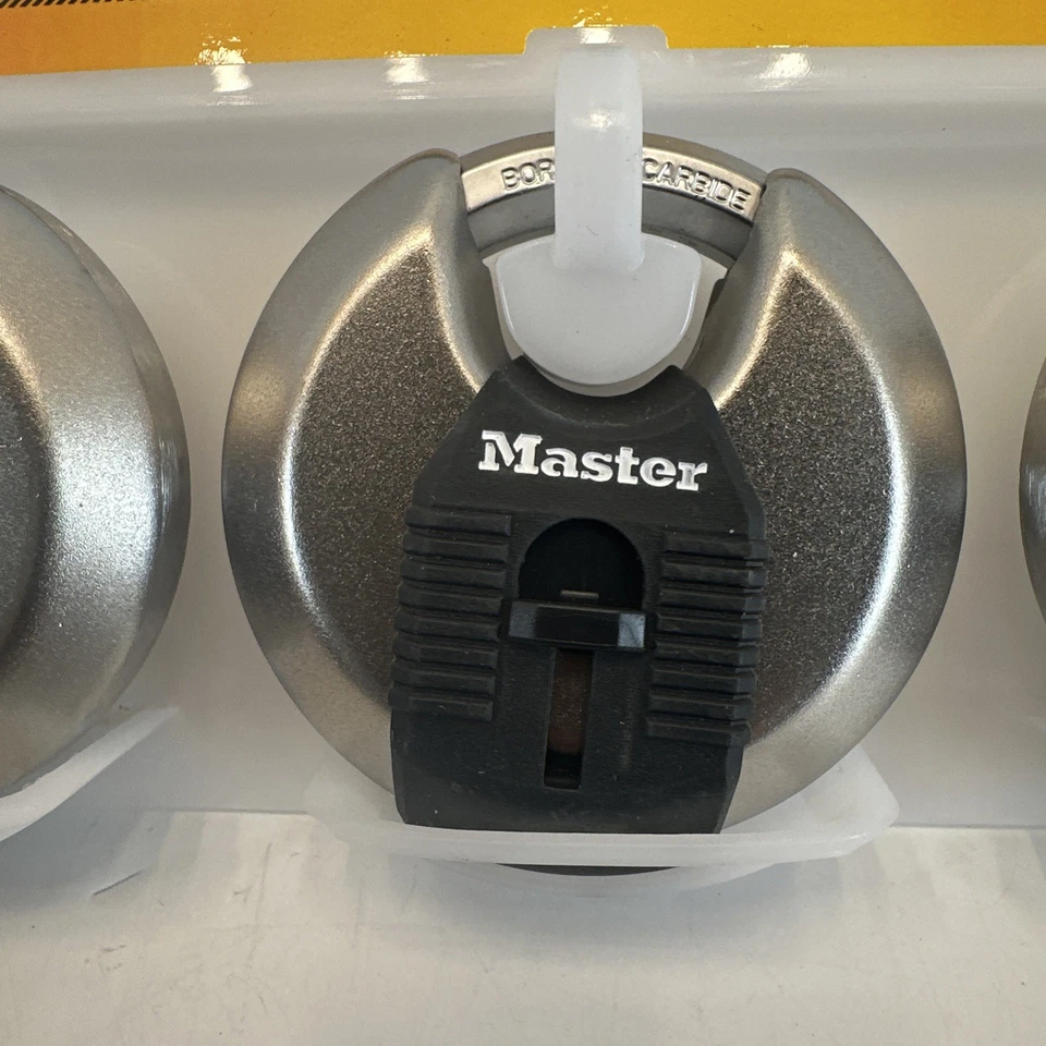 MASTER LOCK Shrouded Padlock 3 Pack Heavy Duty Keyed Alike - Image 2 of 4