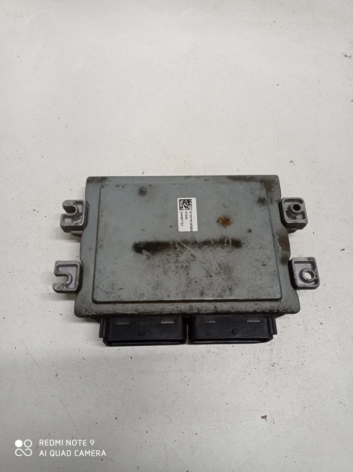 CALCULATEUR MOTEUR ECU RENAULT CLIO 2 1.2i S110140201A / 8200326395 (120ML) - Immagine 3 di 4