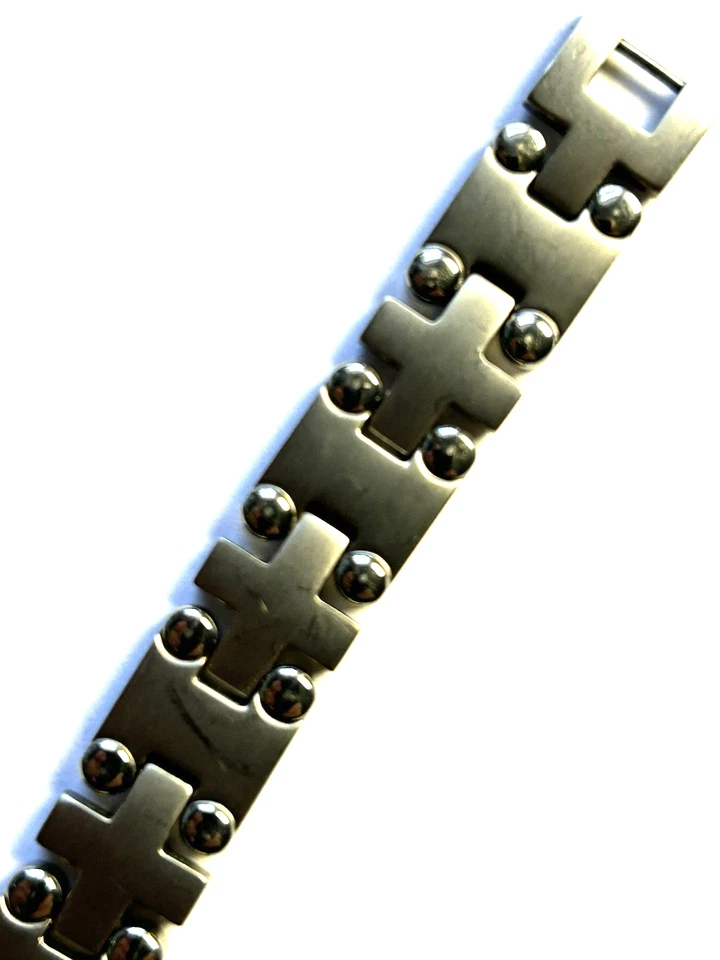 Men’s Titanium Bracelet 8.75 Inches In Good Condition - Image 2 of 4