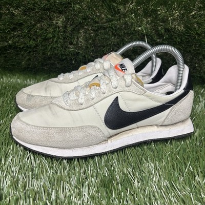 US Youth Size 5 - Nike Waffle Trainer 2 sneakers in White/Black/Sail
