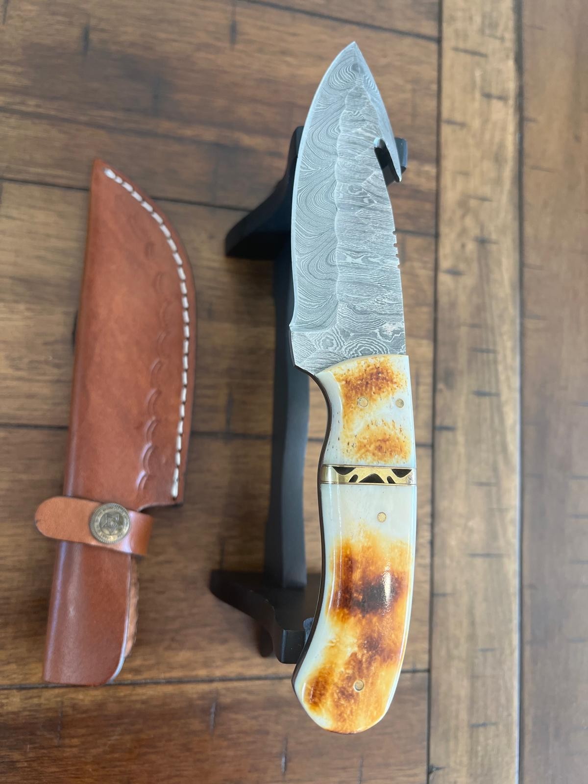 CUSTOM HANDMADE HAMMERED DAMASCUS BURNT BONE HANDLE KNIFE LEATHER SHEATH 112/3