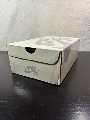 Nike SB Dunk Low x Futura Laboratories 'Bleached Aqua' (Men's Size 9) HF6061-400 - Picture 11 of 12