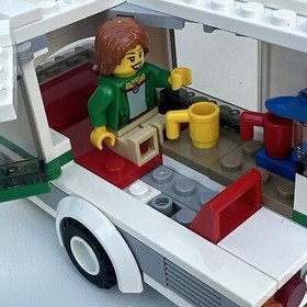 Lego 60117 City Caravan Camper with dog and mini figure caravan only