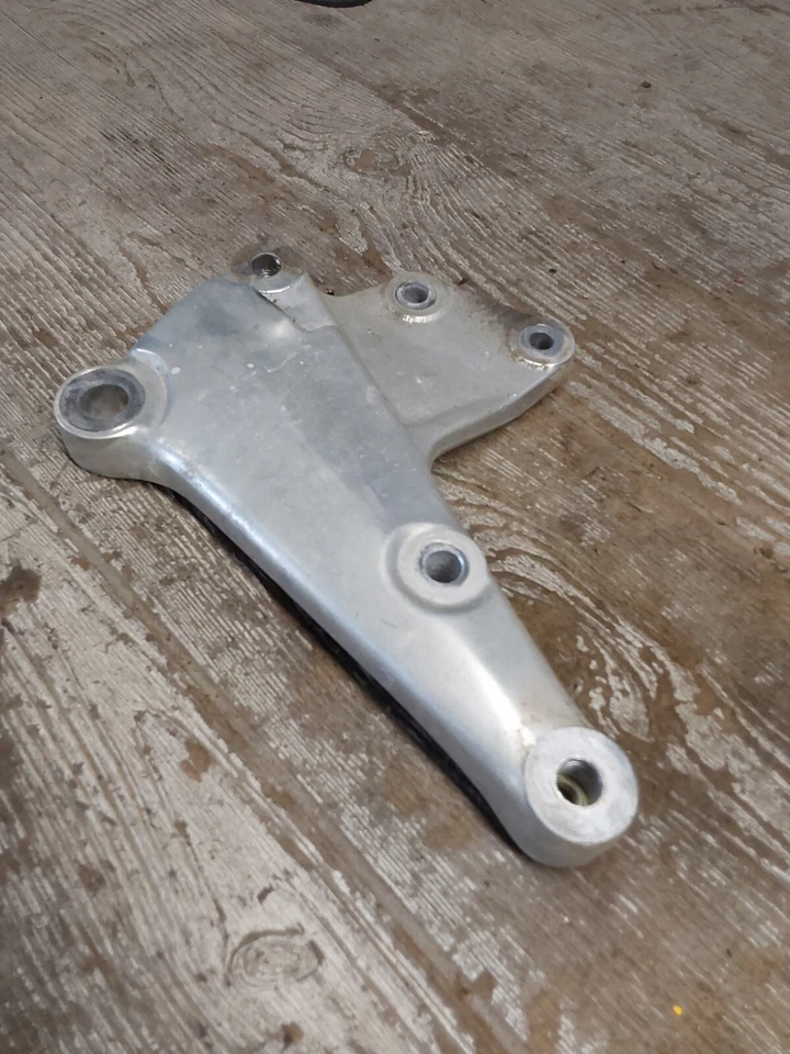 1978 78 77-81 Honda CB400T Hawk 400 правая сторона опора кронштейн крепление - Изображение 2 из 4