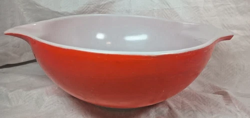Pyrex ovenware 1950s bowl, Red Friendship color, Cinderella style. 4 qt. DS07