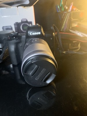 Canon EOS M50 Mirrorless Camera Kit 15-45mm + 55-200mm Lense