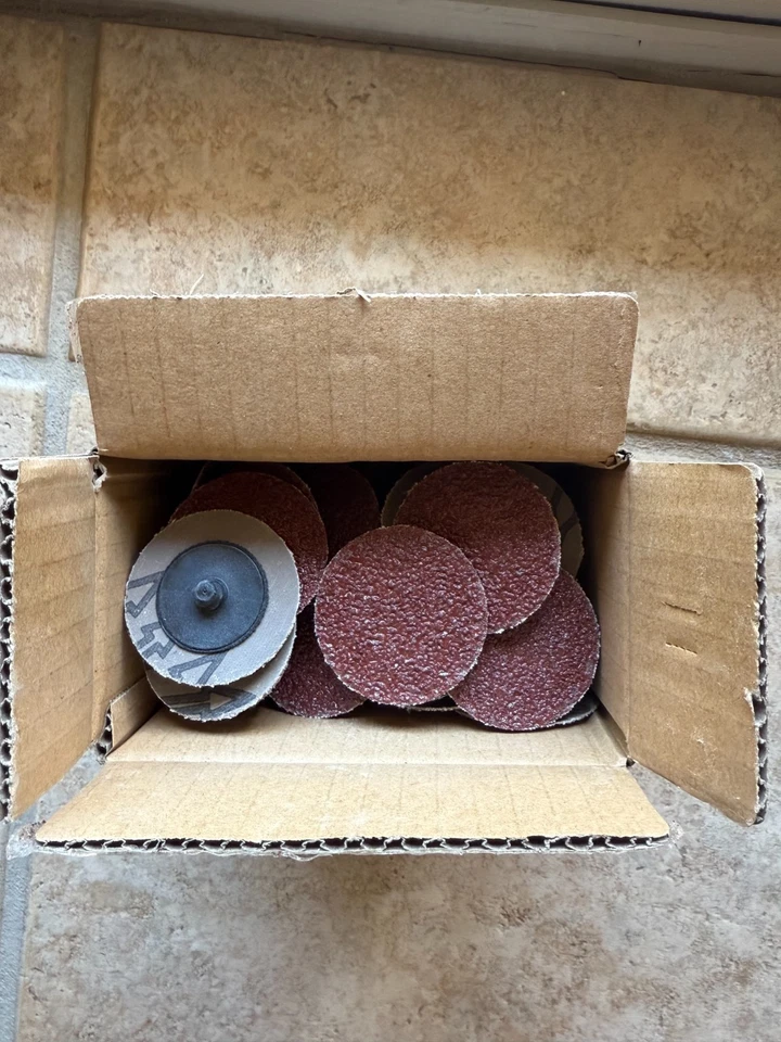 Qty:50 3M(TM) 3” Roloc Type R Disc TR 963G 24 Sanding Grinding Quick Change Disc - Image 2 of 2