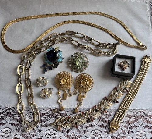 Vintage Jewelry Lot Napier Coro Monet Kramer Avon Gold Tone Stambouli