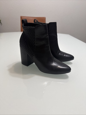 Cole Haan women's Aylin Bootie Black Leather Boots 6.5 B D2 EUC Grand OS