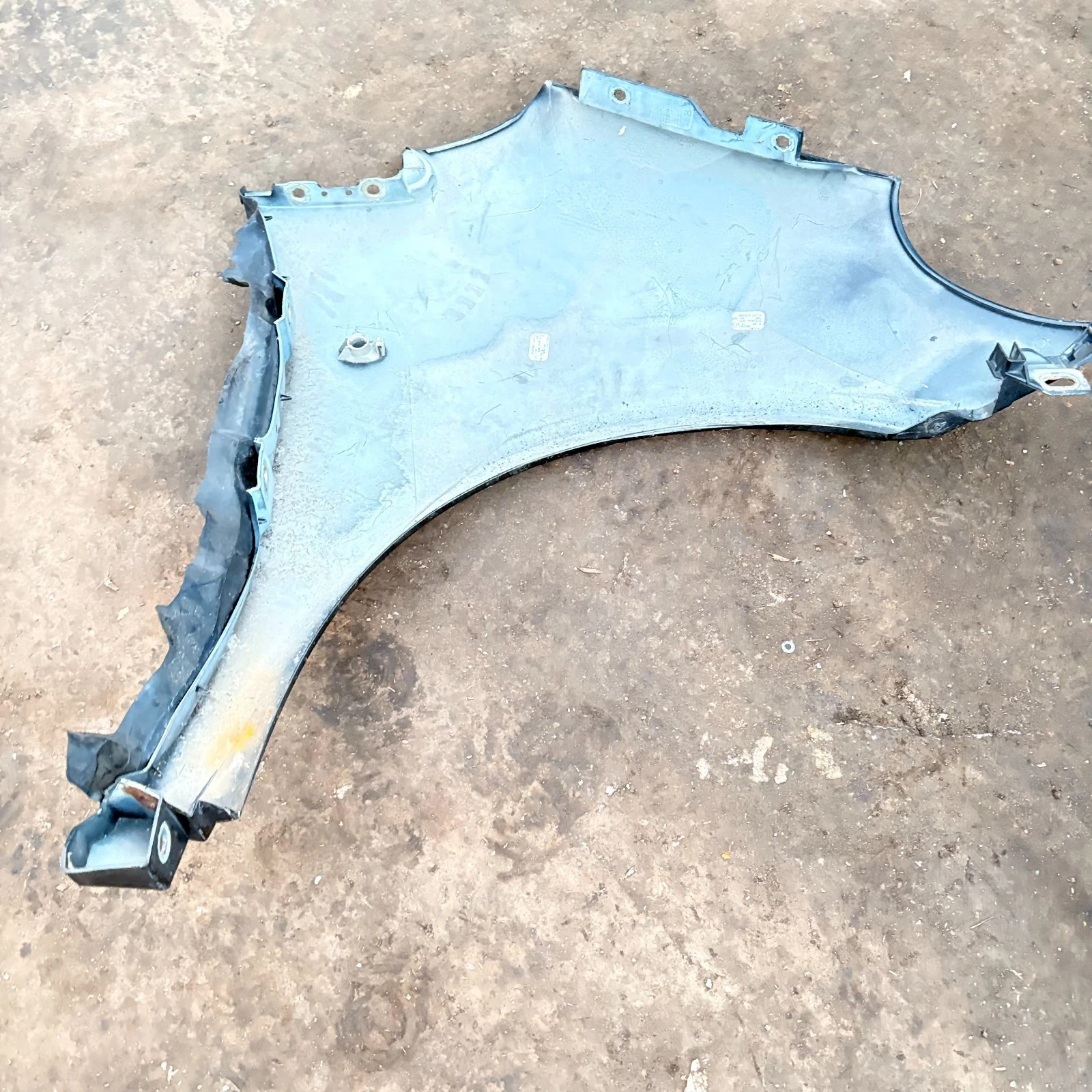 Mercedes W168 wing A1688800318 rear and mounting point view