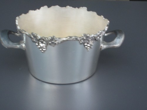 Old English Reprodution Silver Plate Flower Centerpiece Frog Vase w Two Inserts - Picture 3 of 12