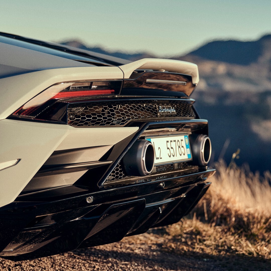 Lamborghini Huracan EVO Titanium Exhaust by Akrapovic (fitment in description)