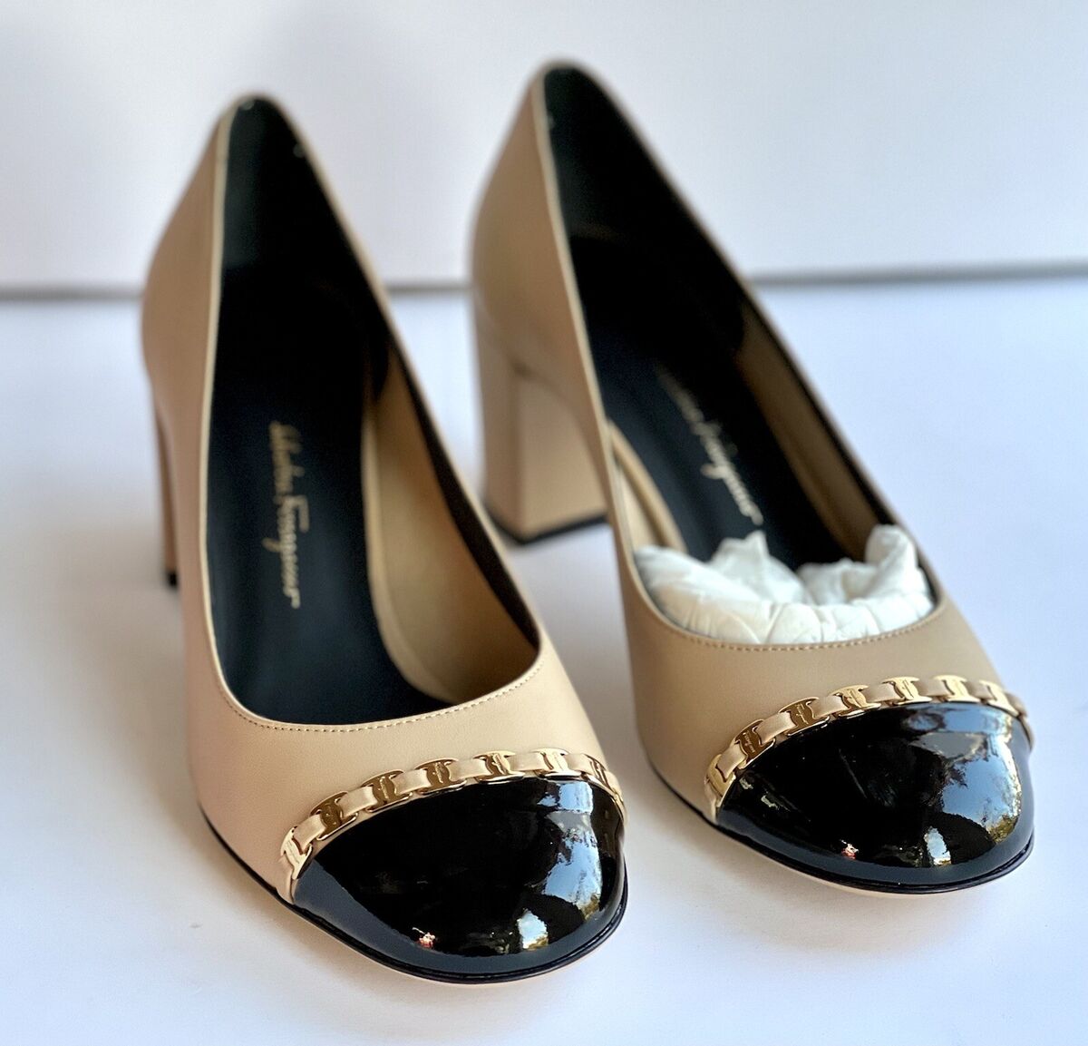SALVATORE FERRAGAMO Avella Leather Gold Gancini Pump Beige SALVATORE FERRAGAMO Avella Leather Gold Gancini Pump Beige