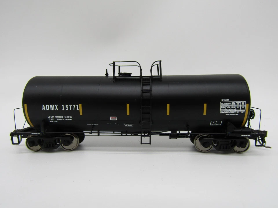 Atlas HO Trinity 17,600 Gallon Corn Syrup Tank Car - ADMX 15771 - Image 2 of 2