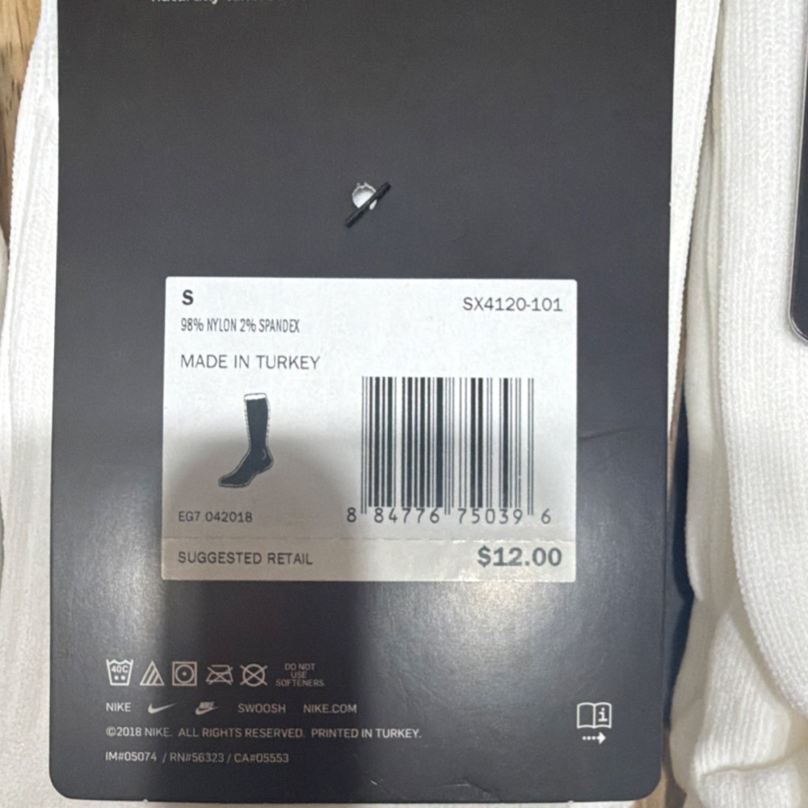 Nike Knee High Athletic Soccer Socks woman 4-6 or kids 3Y-5Y — 3 pairs  thumbnail 4