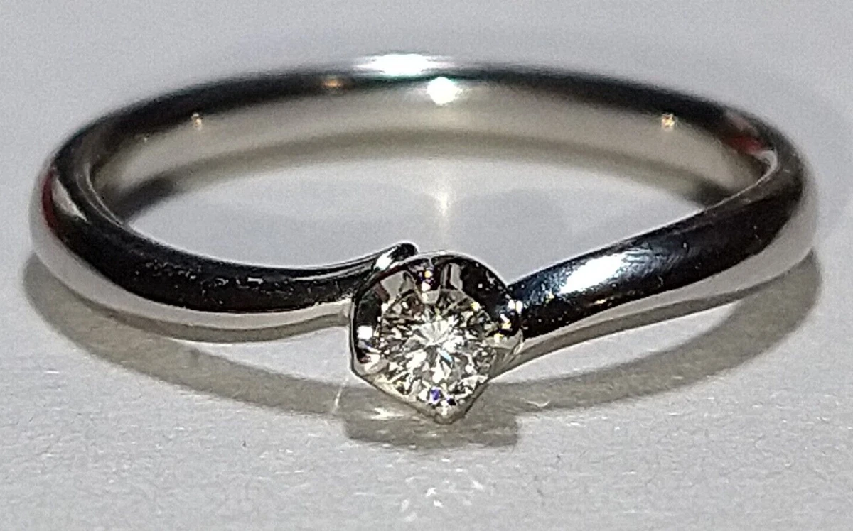 Solid platinum dainty diamond solitaire ring 3.30 grams sz 4.5