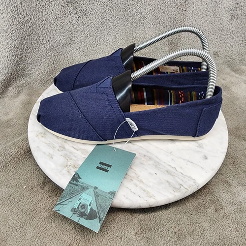 Toms Shoes Womens Size 7 Blue Canvas Slip On *NWT*