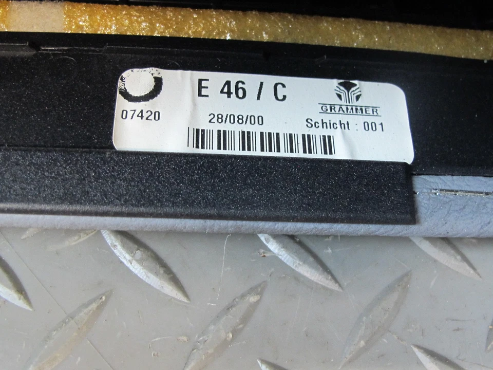 01-06 BMW E46 330Ci CONVERTIBLE REAR RIGHT SEAT LEATHER HEADREST OEM - Imagen 3 de 4