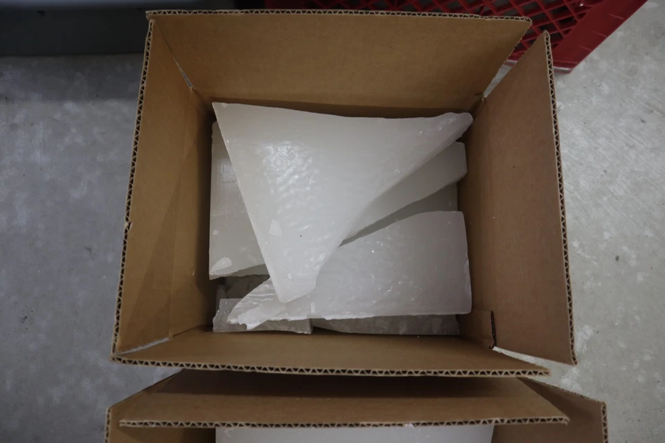 19 Lbs. PARAFFLEX® 4625A Unsented Candle Wax HM550 - Image 4 of 4