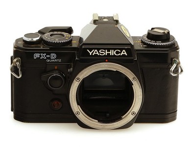 Yashica FX-D Quartz analoge SLR Kamera Gehäuse / Body - defekt !