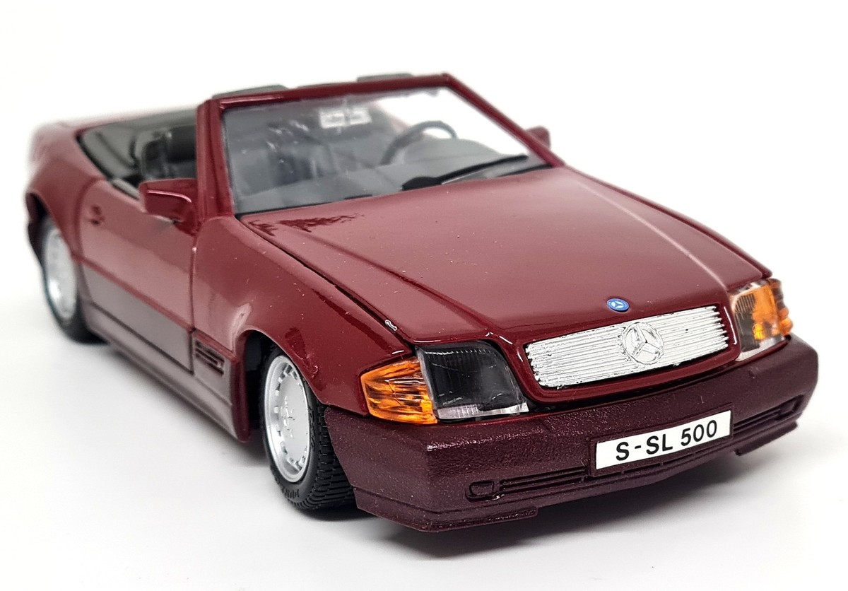 Maisto 1/24 - Mercedes Benz SL500 Red Diecast Scale Model