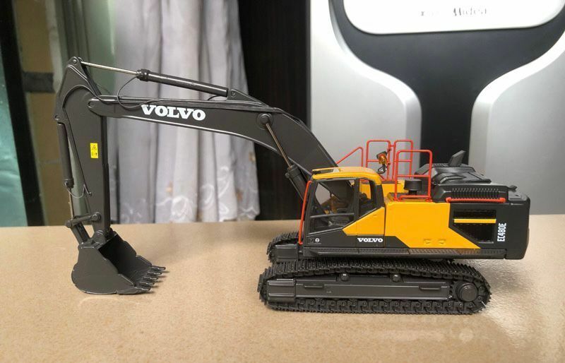 Volvo EC480E Crawler Excavator Diecast Model 1:50 Scale Volvo EC480E Crawler Excavator Diecast Model 1:50 Scale