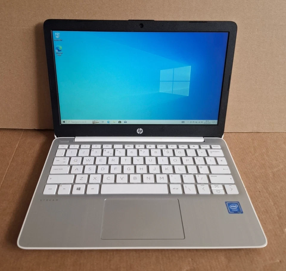 HP Stream 11-ak0502sa Notebook (11.6") 4GB RAM / 32GB SSD - Image 2 of 4