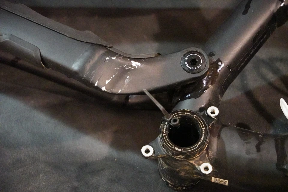 Specialized Stumpjumper 2022 aleación aluminio S4 marco mediano plano negro Foto 2 de 4