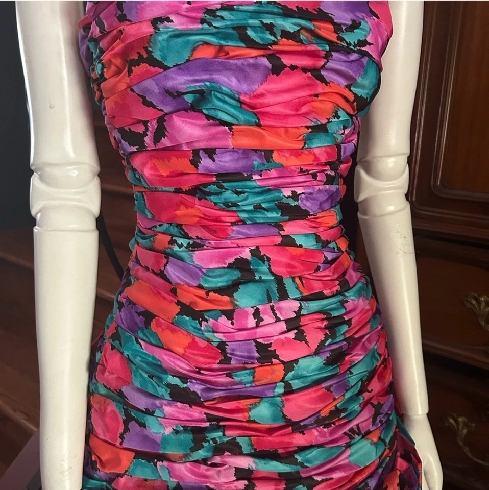 VESTIDO DE NOCHE VINTAGE VICTOR COSTA BOLD GLAM PlNK PÚRPURA SIN TIRANTES Foto 2 de 4