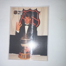 Pro Set 1991-92 Ray Bourque #322 Boston Bruins James Norris Memorial Trophy Card