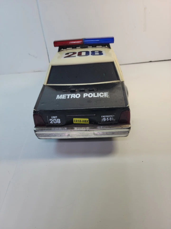 Vintage 1991 Fun Rise Plastic Model Police Car Patrol Unit #208 Metro Police - Image 4 of 4