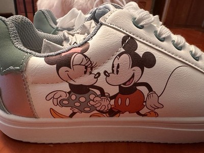 Women s Disney Mickey And Minnie Mouse Sneakers Size 8 NWT! Super Cute!