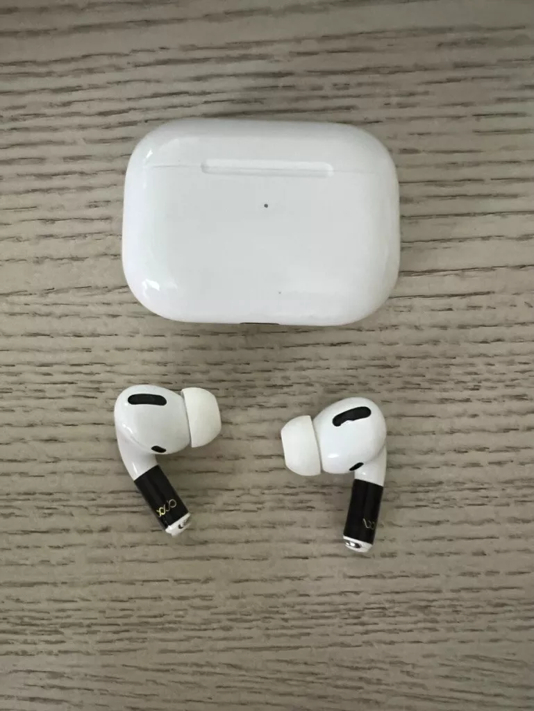 Apple AirPods Pro with Wireless Charging Case - White -Model number: A2190