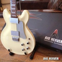 Jerry Garcia - Axe Heaven Jerry Garcia Travis Bean TB1000A Tribute Mini Guitar R